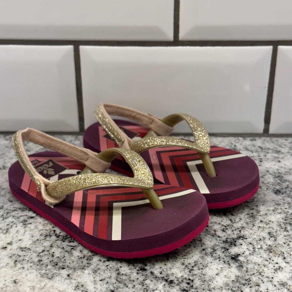 Reef Toddler‎ 3/4 Ahi Flip Flop Purple Gold Glitter Chevron Backstrap Beachwear
